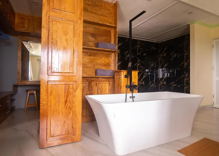 Azamat Self-catering דירה *