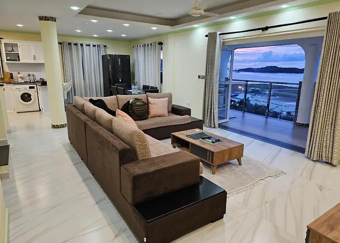 Azamat Self-catering דירה *